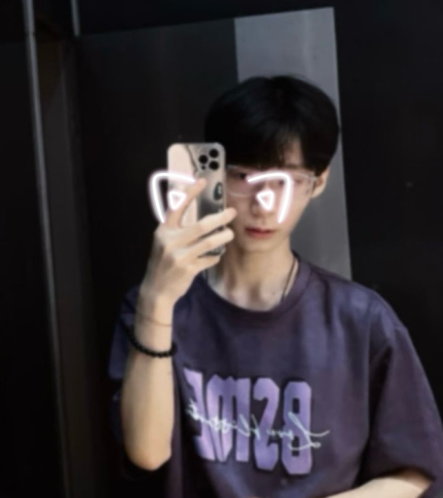 男高发骚自撸全过程（喷射可看最后十几秒）